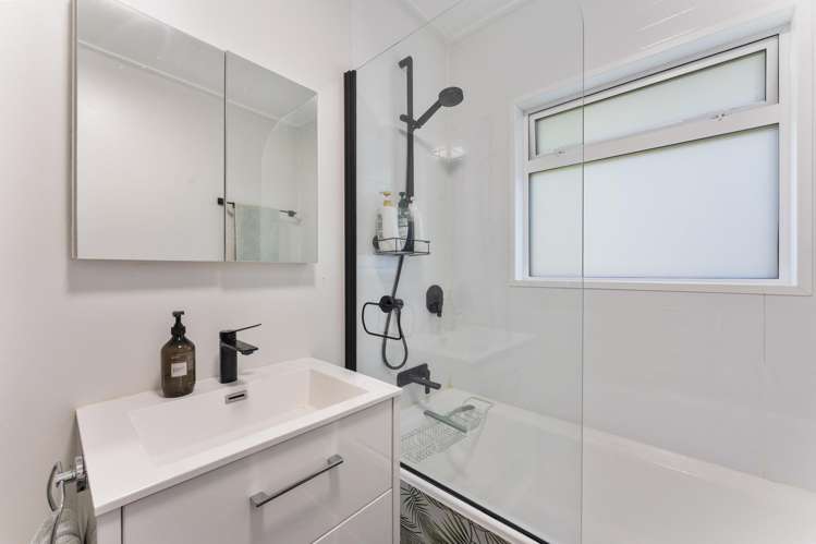 73a Great North Road Saint Johns Hill_12