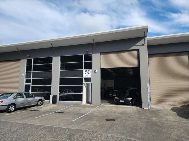Unit 2, 50 Gracefield Road_0