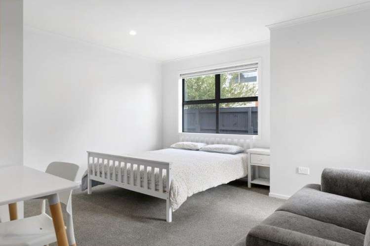 2/54a Cook Street 1074_4