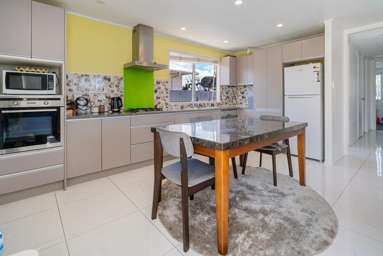 2/18 Kennington Drive_3