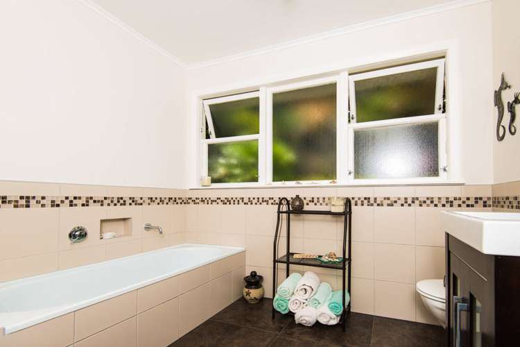 17a Blue Mountains Road Silverstream_5