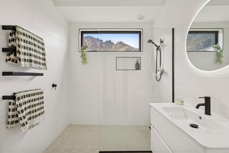 1 Torridon Court Jacks Point_9