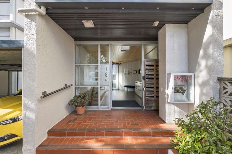 2/189 The Terrace Te Aro_10