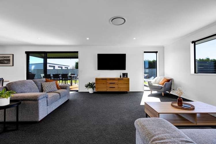 38 County Drive Hawera_6