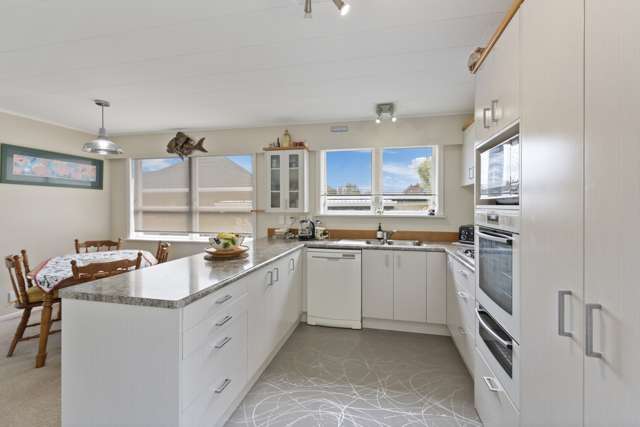 11 Oriwa Street Waikanae_1