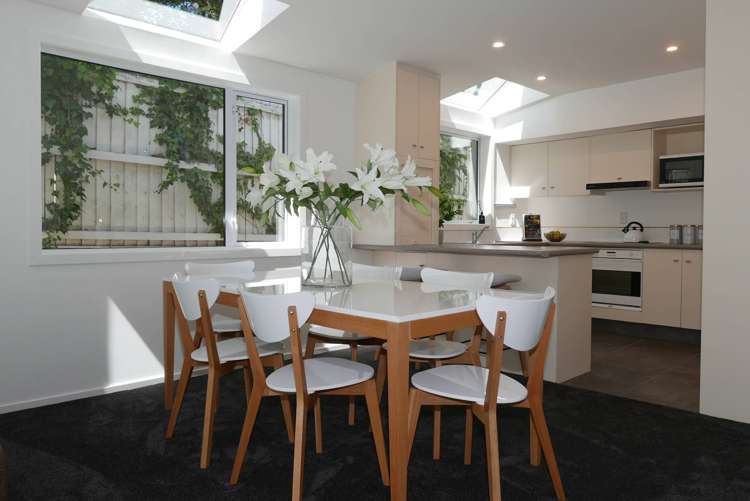 2/116 Hackthorne Road Cashmere_4