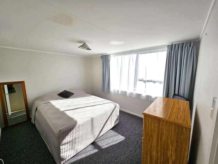 13 Kowhai Street Kaka Point_11