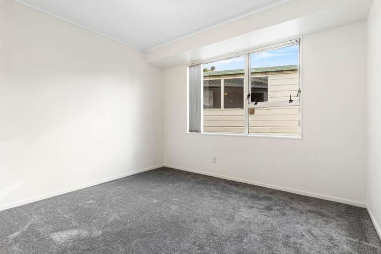 227 Glengarry Road Glen Eden_17