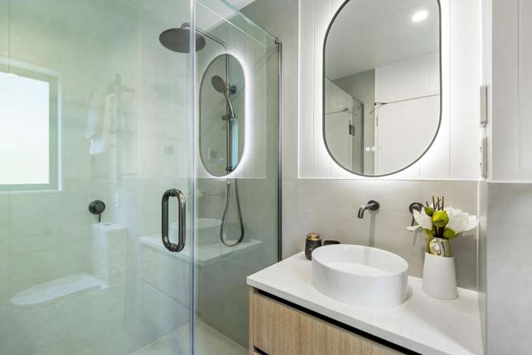 16-18 Handley Avenue Narrow Neck_14