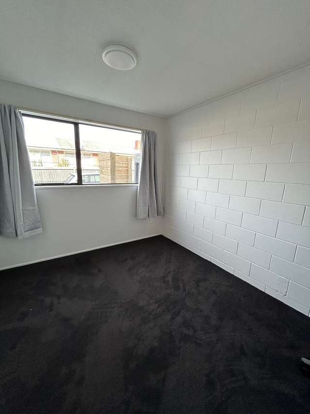 2/23 Newnham Terrace Upper Riccarton_4