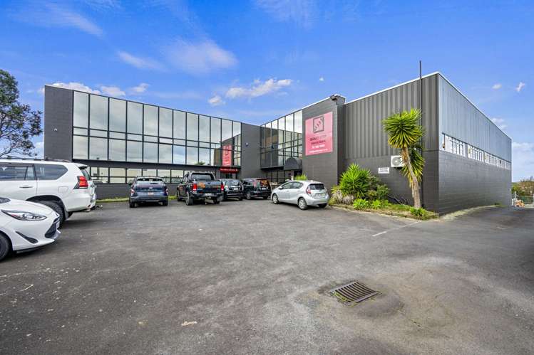 187-189 Archers Road Wairau Valley_1