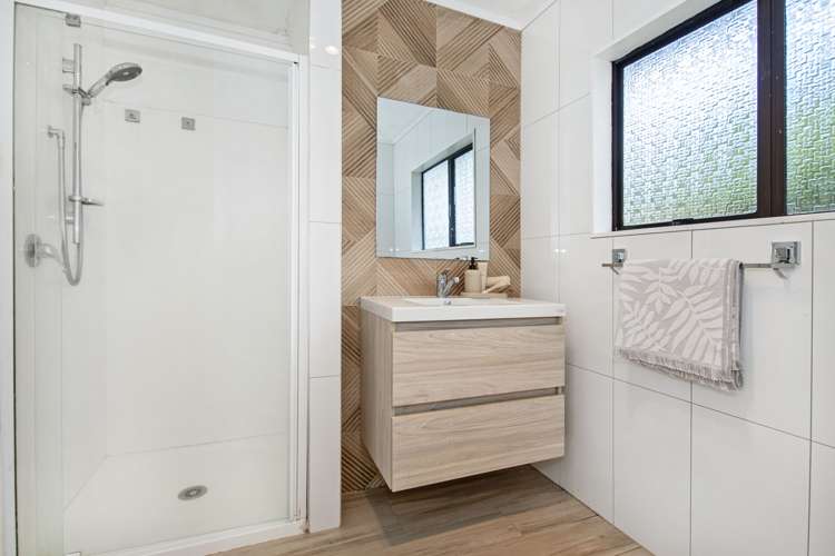 56 Raumati Crescent Onerahi_13