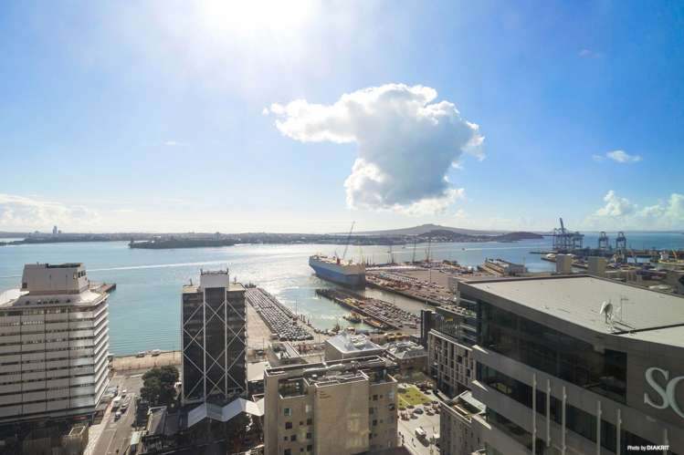 2202/10 Commerce Street City Centre_14