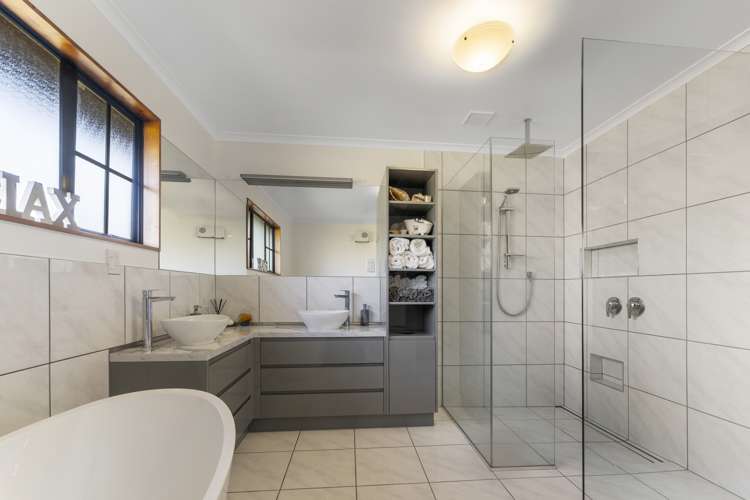 245 The Coastal Highway Redwood Valley_19