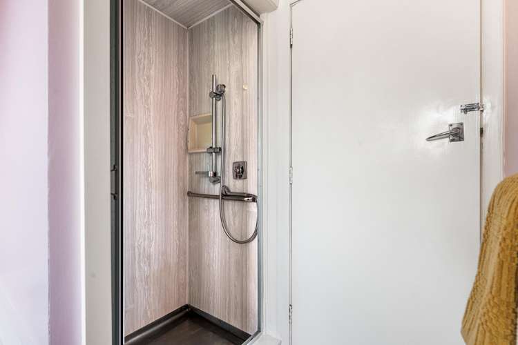 425 Linwood Avenue Bromley_13