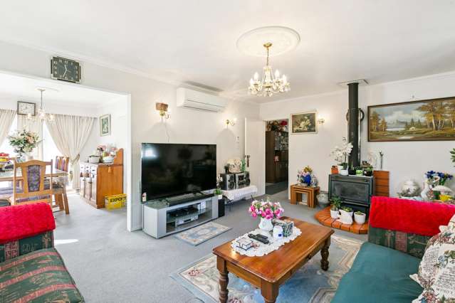 24 Turriff Crescent Tawa_1