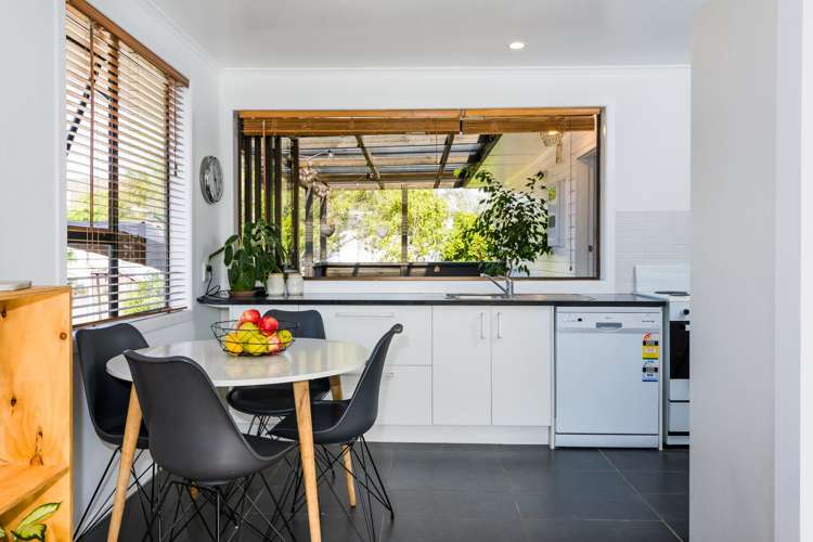 10 Taipari Road Te Atatu Peninsula_9