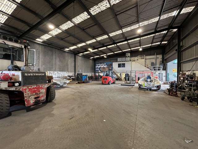 Savills | Warehouse + Large Yard & Canopy