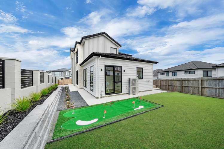 17 Ballyalton Crescent Flat Bush_32