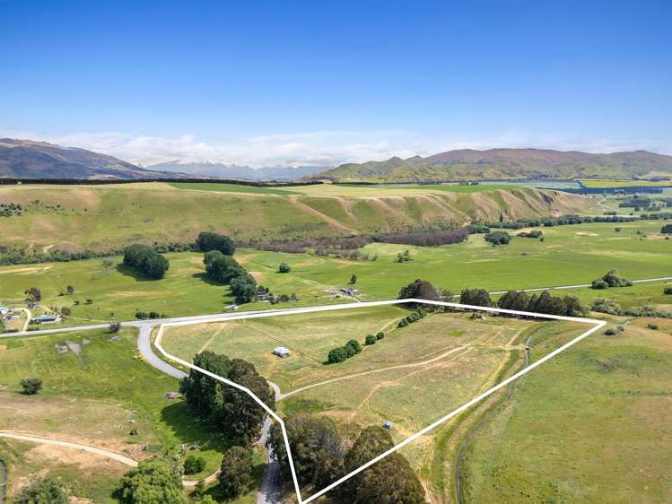 Cnr Ruffell and Ardgour Valley Roads Tarras_1