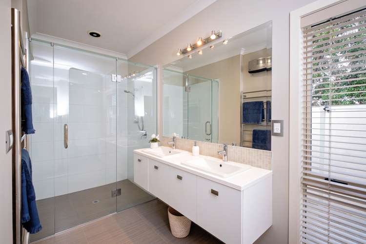 2 Akaroa Road Poraiti_11