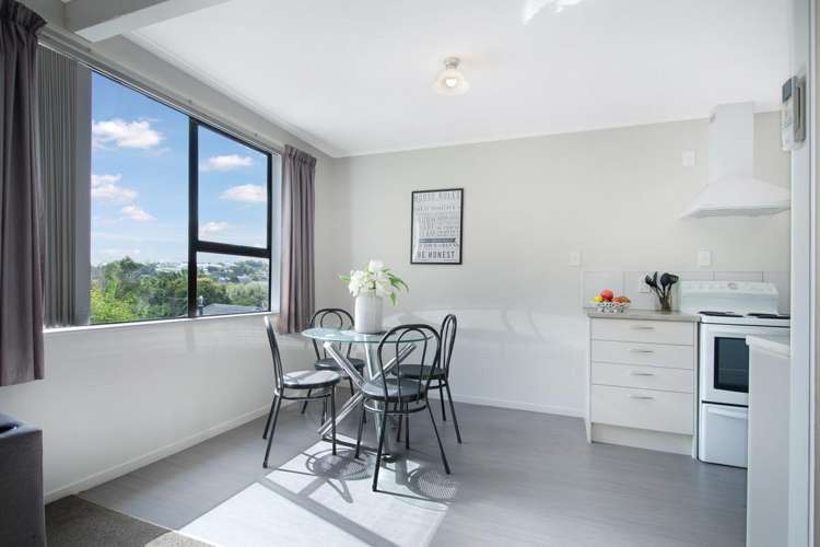 2/30 Chislehurst Street Henderson_8