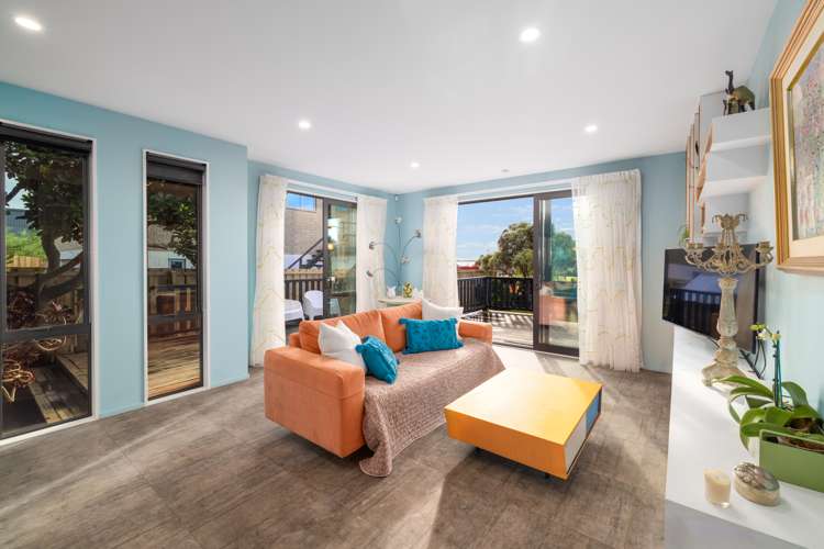 2/23 Main Road Redcliffs_6