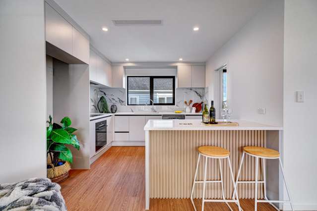 Dual Living in Double Westlake Zone