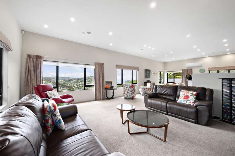 72 Downing Street Crofton Downs_1