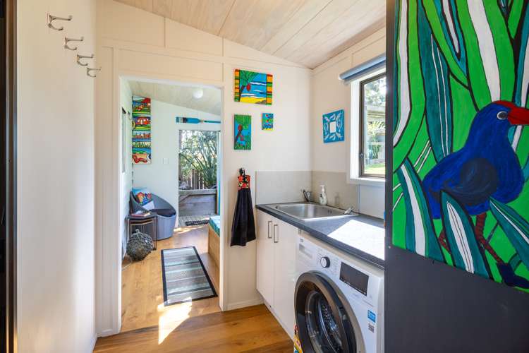 6569 Pouto Road Pouto_12