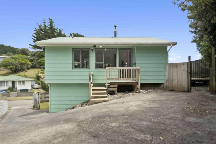50 Cardiff Crescent Cannons Creek_13