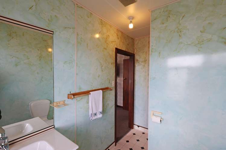 40 Gore Street + 41 Barrow Street Bluff_45