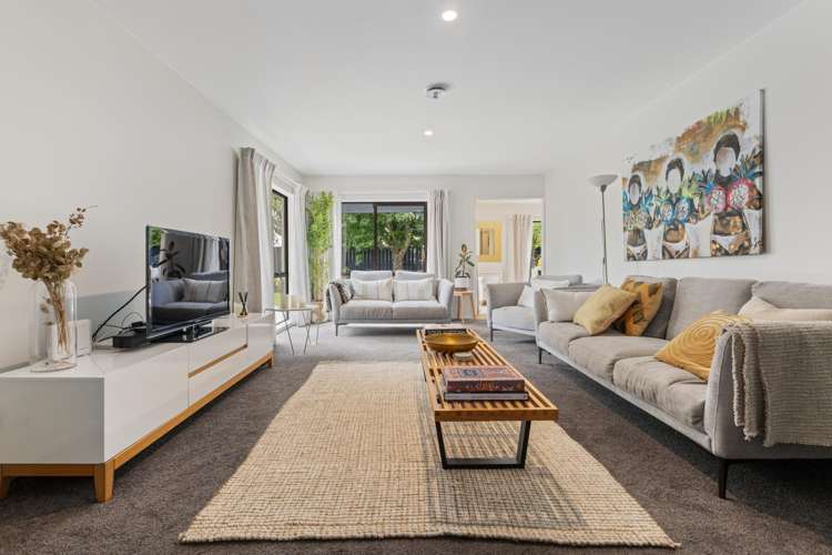 69 Regency Crescent Redwood_9