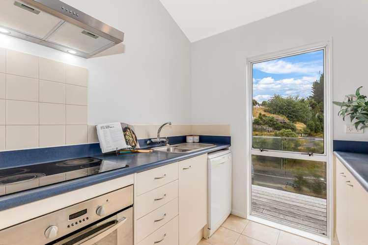 9/124 Redwood Avenue Tawa_12