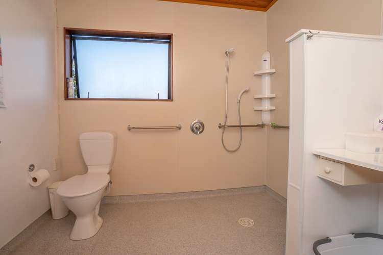 6 Memorial Avenue Parkside_12