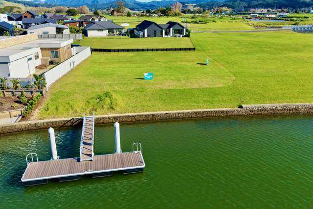 Large Canal Front Section