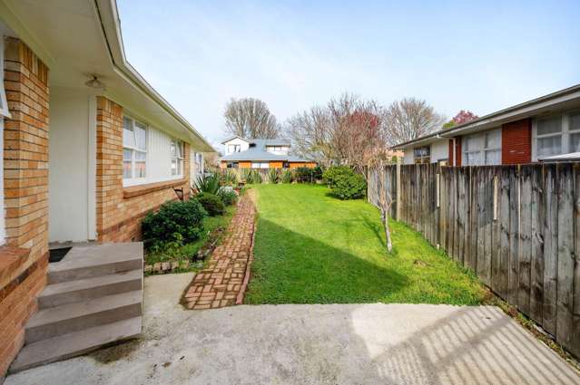 8 Robert Grigg Place Hamilton East_1