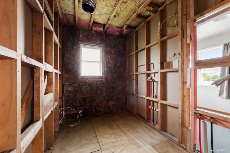 54 Vodanovich Road Te Atatu South_16