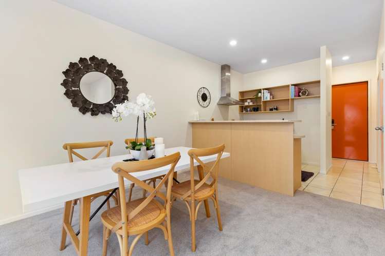 11/11 The Avenue Albany_11