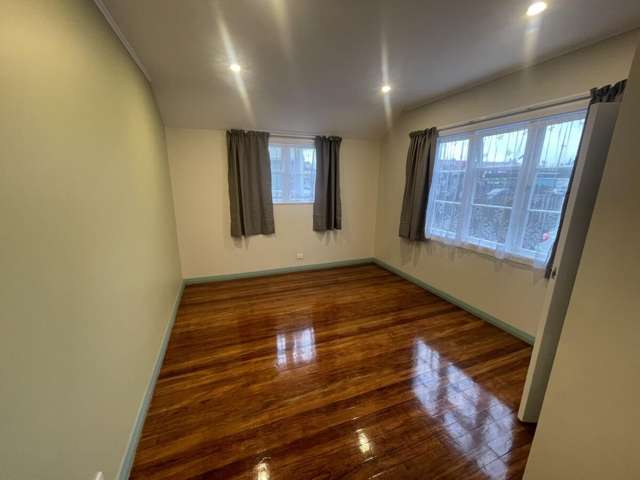 982 Dominion Road Mount Albert_2