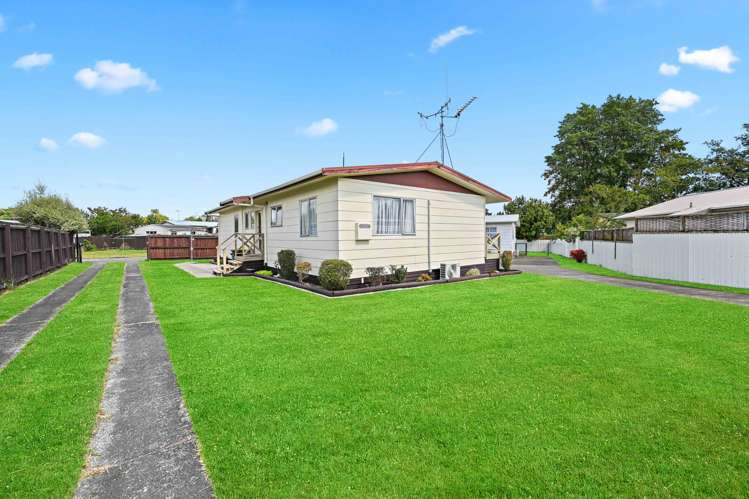 9a Emma Place Pukete_14