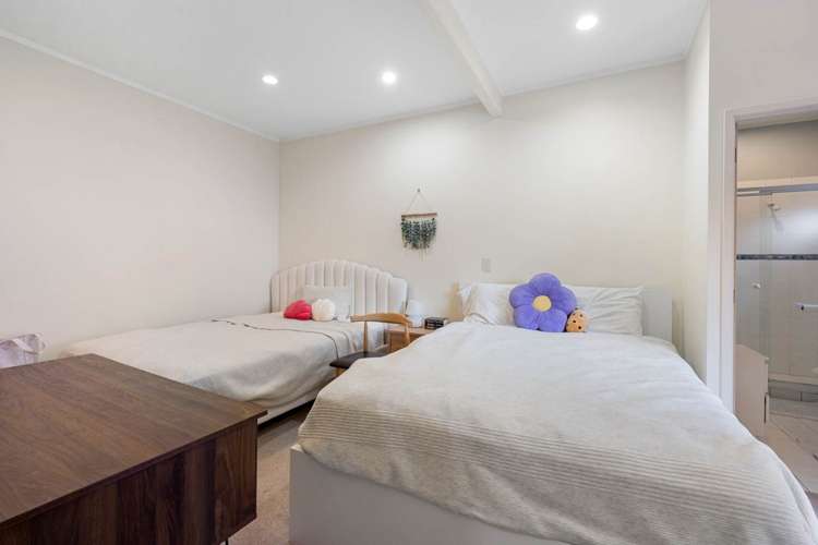 86 Hattaway Avenue Bucklands Beach_17