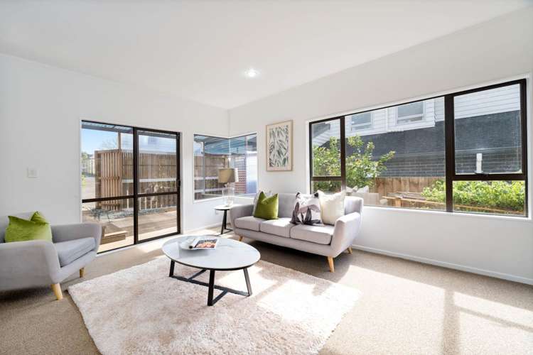 2/57 Moore Street Hillcrest_7