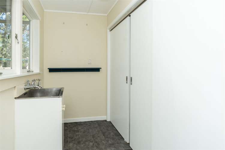 17a Saxbys Road Glenview_12