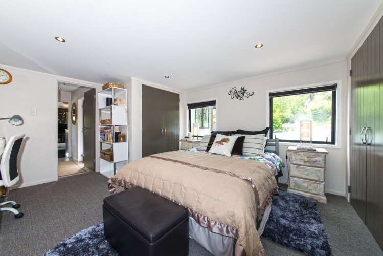 31 Foster Avenue Huia_17