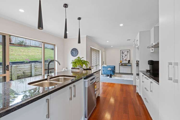 11 Bloomfield Rise Stanmore Bay_11