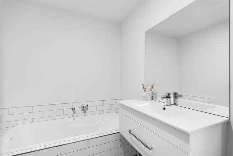 15 & 17 Rolleston Drive Rolleston_10