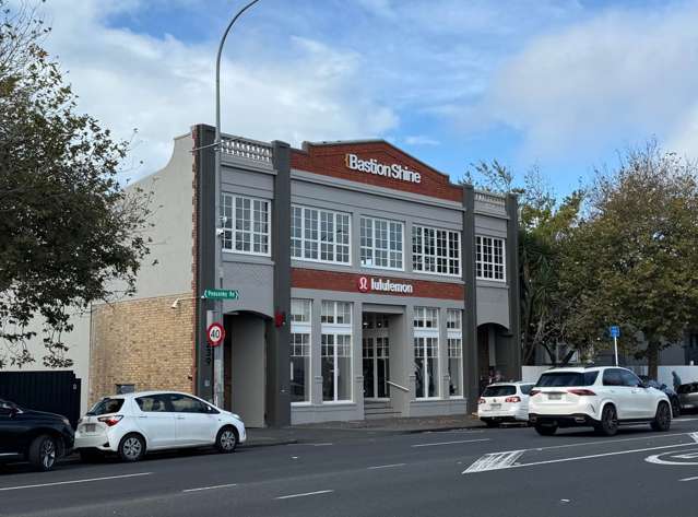 TROPHY PONSONBY OFFICE WITH UNPARALLELED VIEWS

 