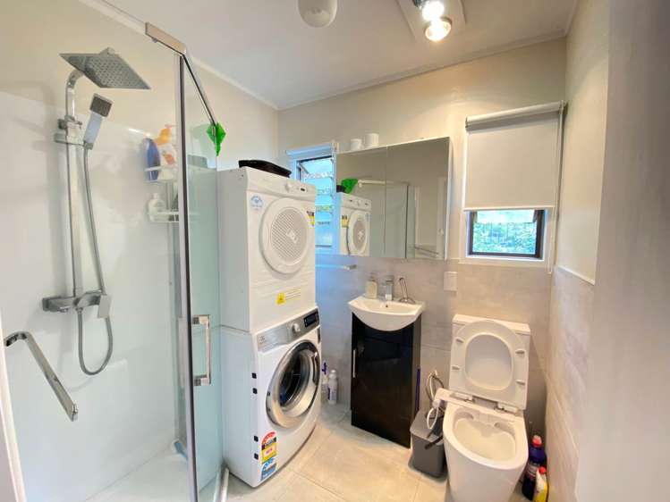 12a Beach Road Mellons Bay_8