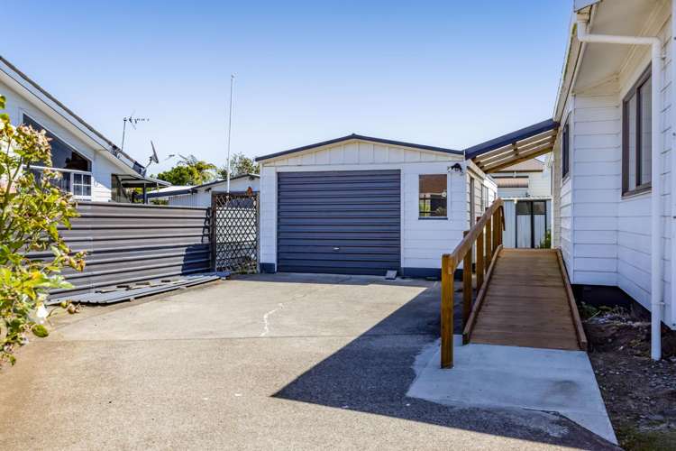 11 Heather Lea Hawera_21